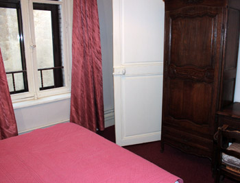 Hotel room in Toul